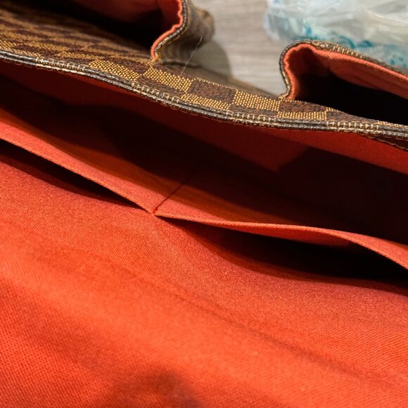 Louis Vuitton Brown and Red Messenger Bag with Iconic Design - Picture 11 of 14